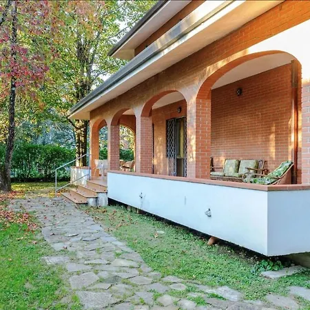 Garden With Parking Space And Ac, Near The Sea 아파트