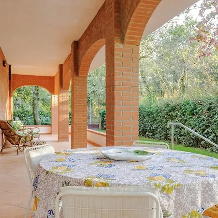 아파트 Garden With Parking Space And Ac, Near The Sea 포르데데이마르미