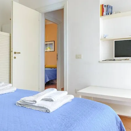 Garden With Parking Space And Ac, Near The Sea 아파트 *