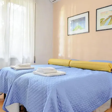 아파트 Garden With Parking Space And Ac, Near The Sea *